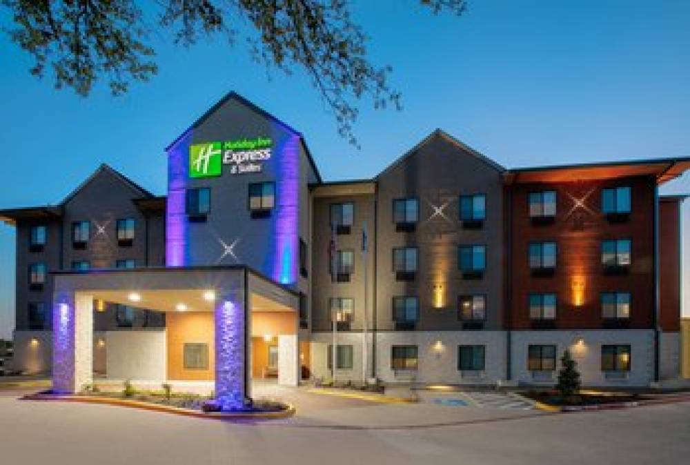 HOLIDAY INN EXP STES PARK CENTRAL N 1