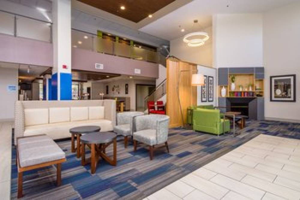 HOLIDAY INN EXP STES PHX ARPRT BY I 9