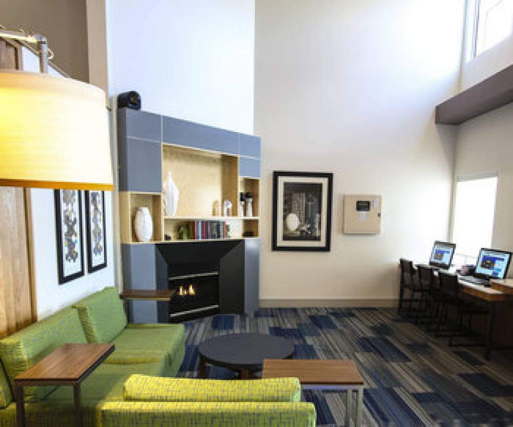 HOLIDAY INN EXP STES PHX ARPRT BY I 4