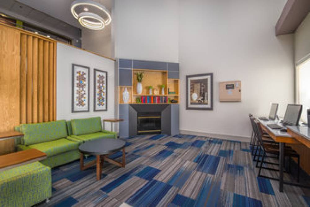 HOLIDAY INN EXP STES PHX ARPRT BY I 8