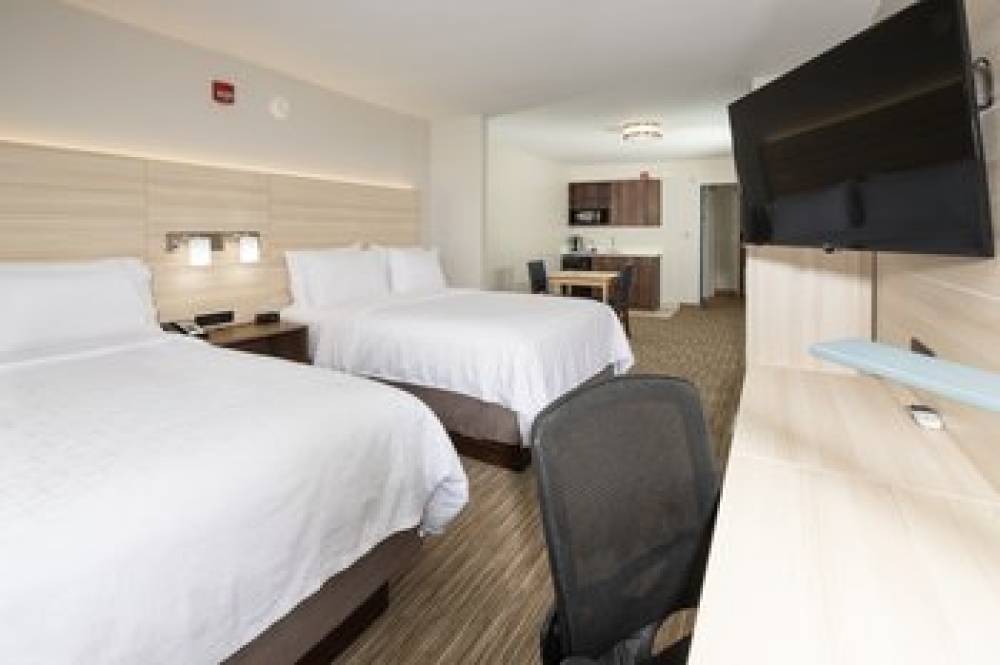 HOLIDAY INN EXP STES PORTAGE 7
