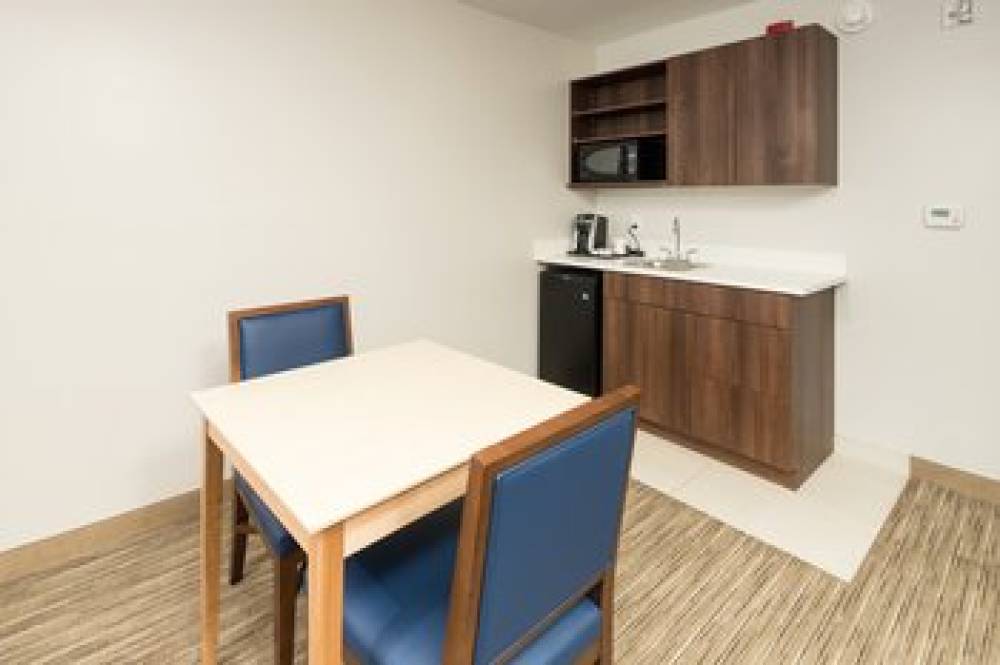 HOLIDAY INN EXP STES PORTAGE 2