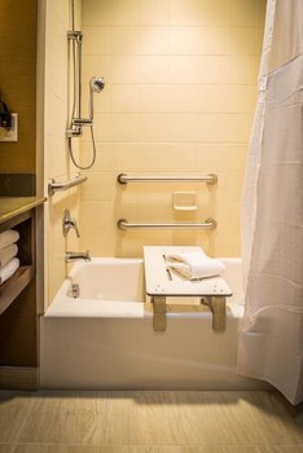 HOLIDAY INN EXP STES S MURRAY BY IH 4