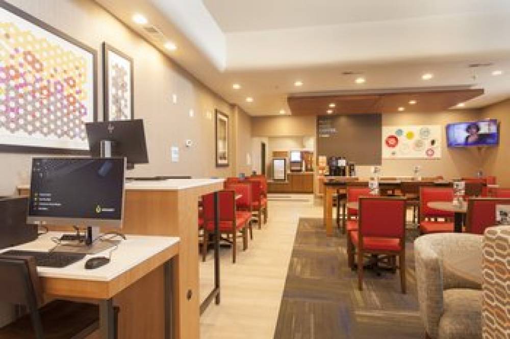 HOLIDAY INN EXP STES SANTA FE 10