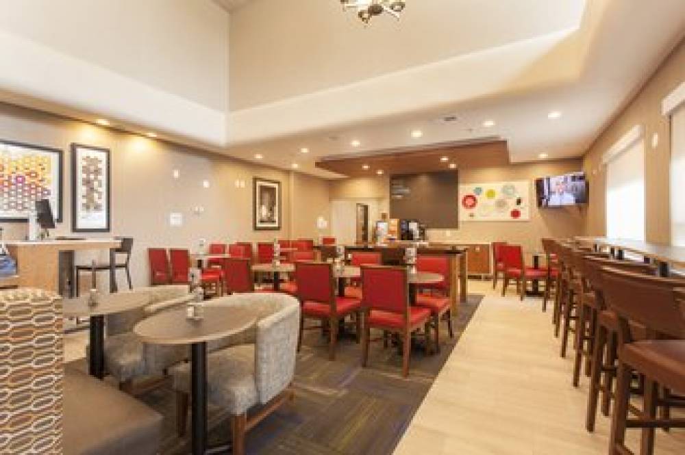 HOLIDAY INN EXP STES SANTA FE 5