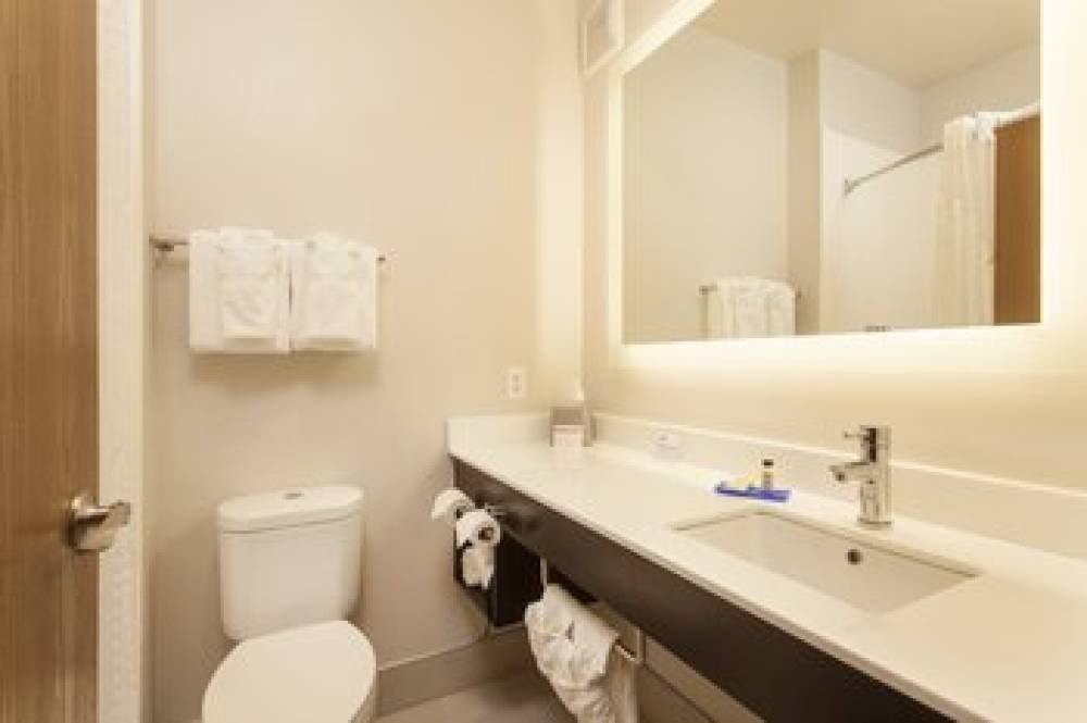 HOLIDAY INN EXP STES SANTA FE 9