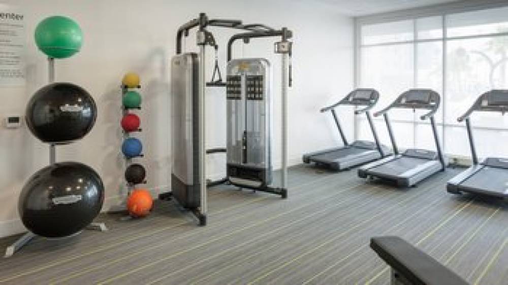 HOLIDAY INN EXP STES SEA WORLD 6