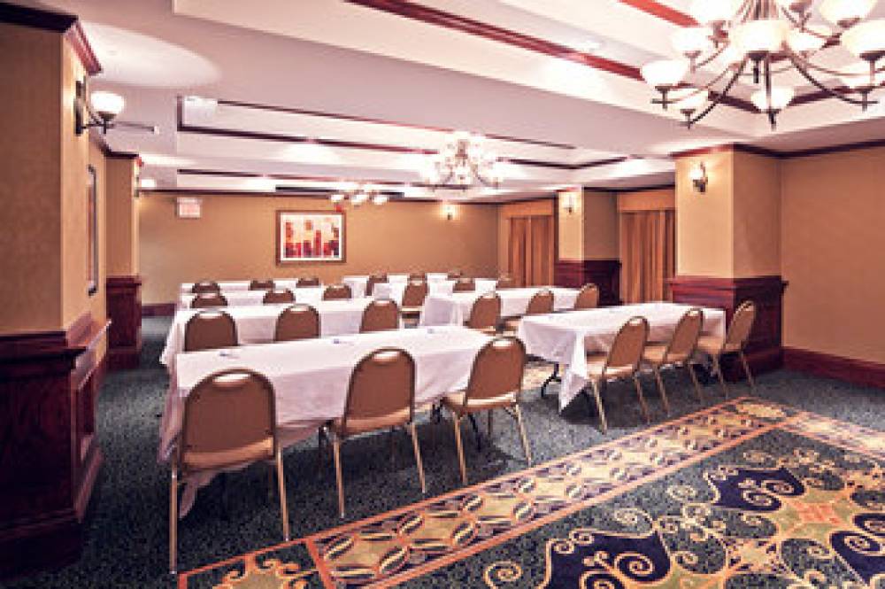 HOLIDAY INN EXP STES SHAWNEE BY IHG 2