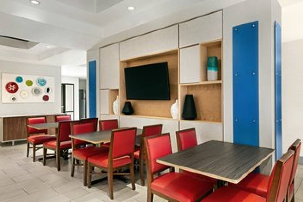 HOLIDAY INN EXP STES SHAWNEE BY IHG 8