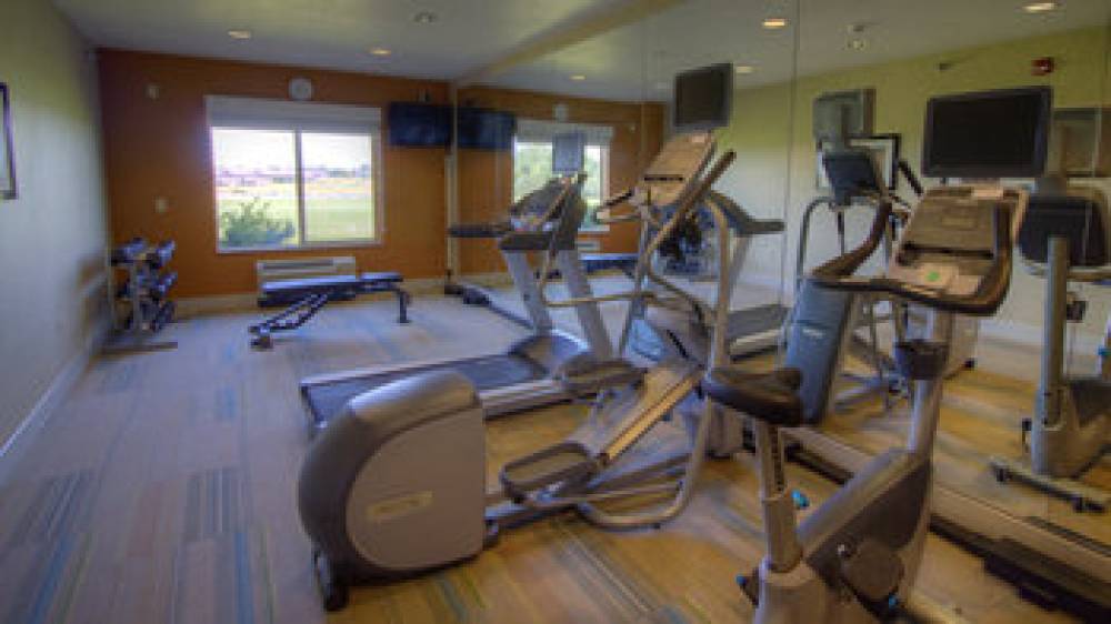 HOLIDAY INN EXP STES SIOUX CTR 2