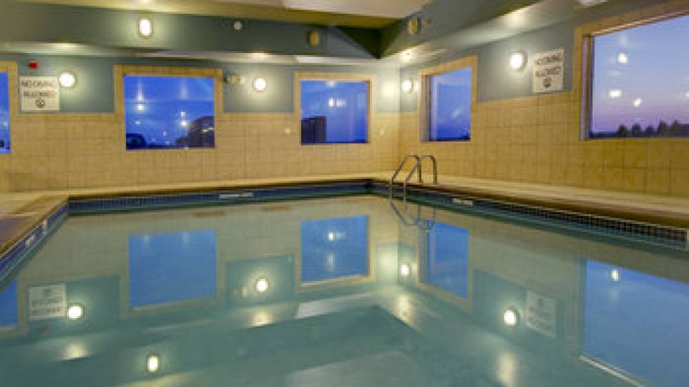HOLIDAY INN EXP STES SIOUX CTR 3