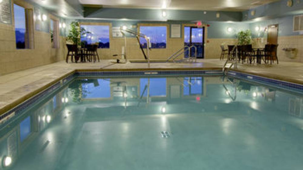 HOLIDAY INN EXP STES SIOUX CTR 7
