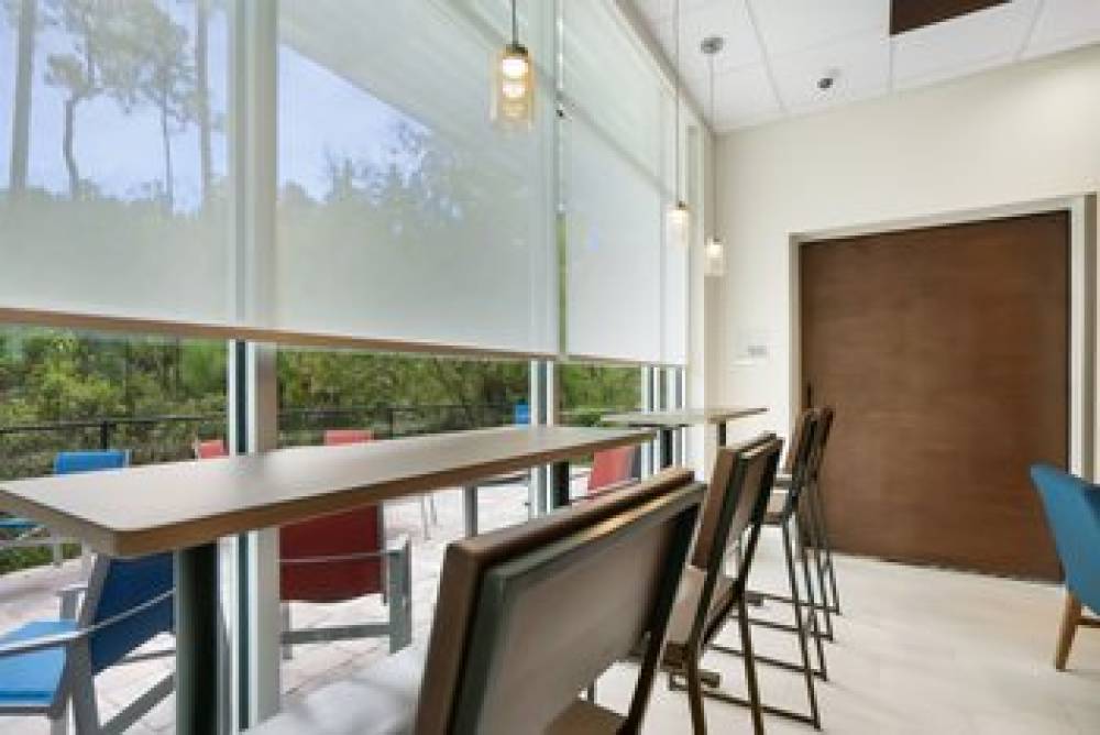 HOLIDAY INN EXP STES SOUTH BARTRAM 3
