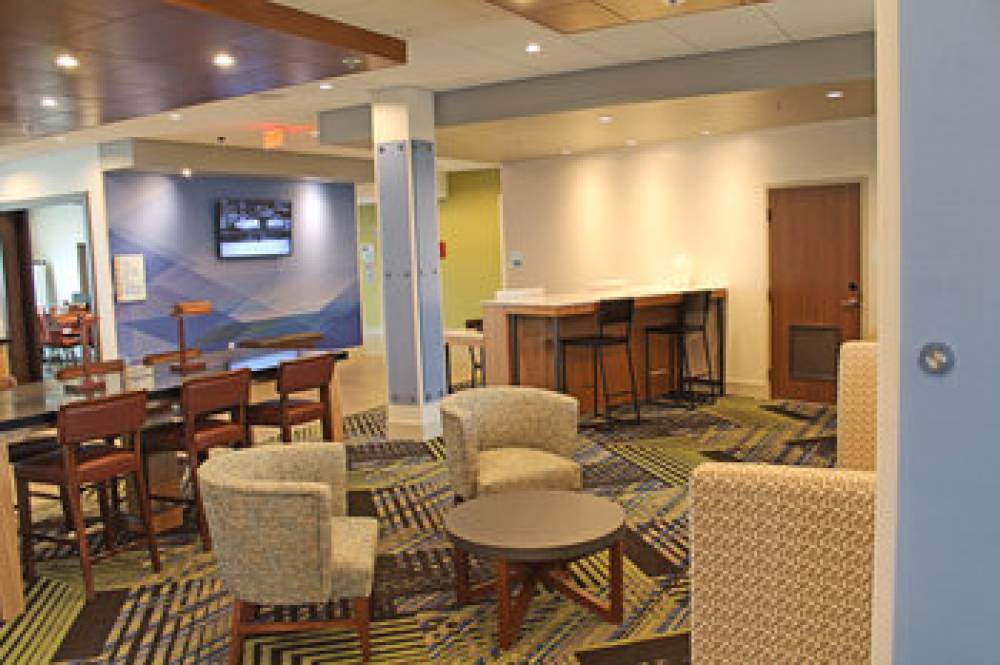 HOLIDAY INN EXP STES SOUTH I-55 10