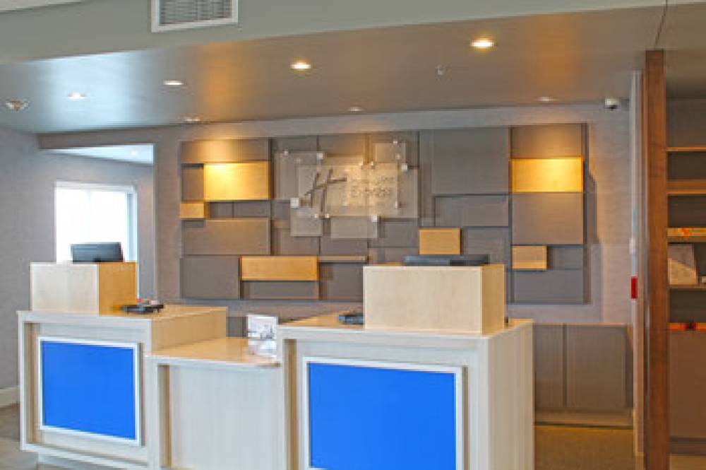 HOLIDAY INN EXP STES SOUTH I-55 8