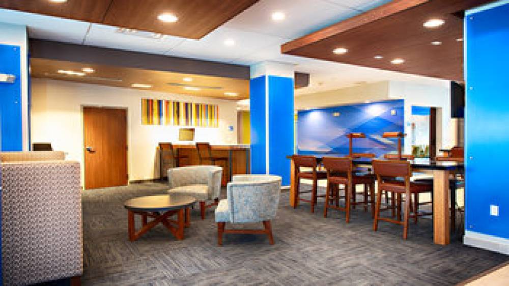 HOLIDAY INN EXP STES SW GALLERIA 7