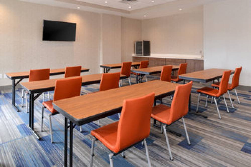 HOLIDAY INN EXP STES TRINITY 4