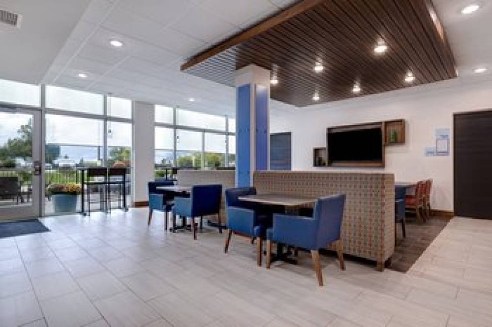 HOLIDAY INN EXP STES UNIVERSITY SOU 9