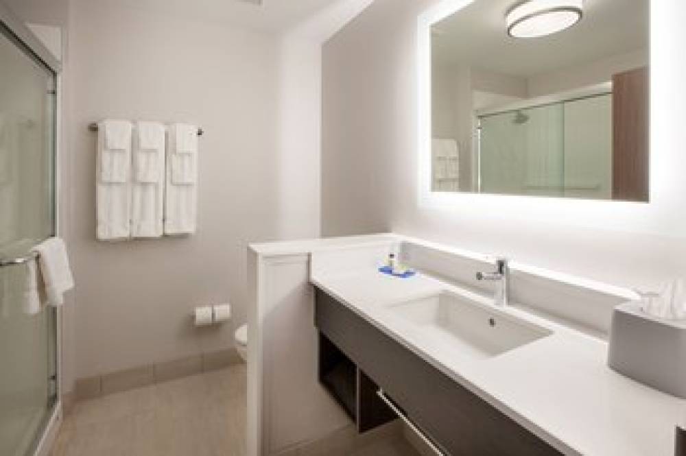 HOLIDAY INN EXP STES UNIVERSITY SOU 4