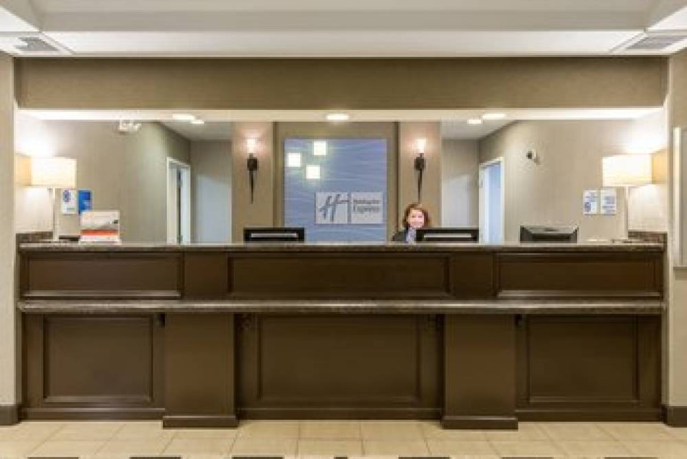HOLIDAY INN EXP STES VACAVILLE 3