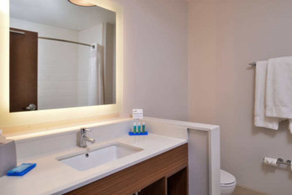 HOLIDAY INN EXP STES VAN HORN BY IH 10