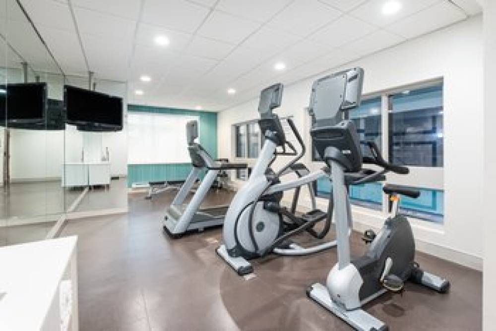 HOLIDAY INN EXP SUITES MILTON 7