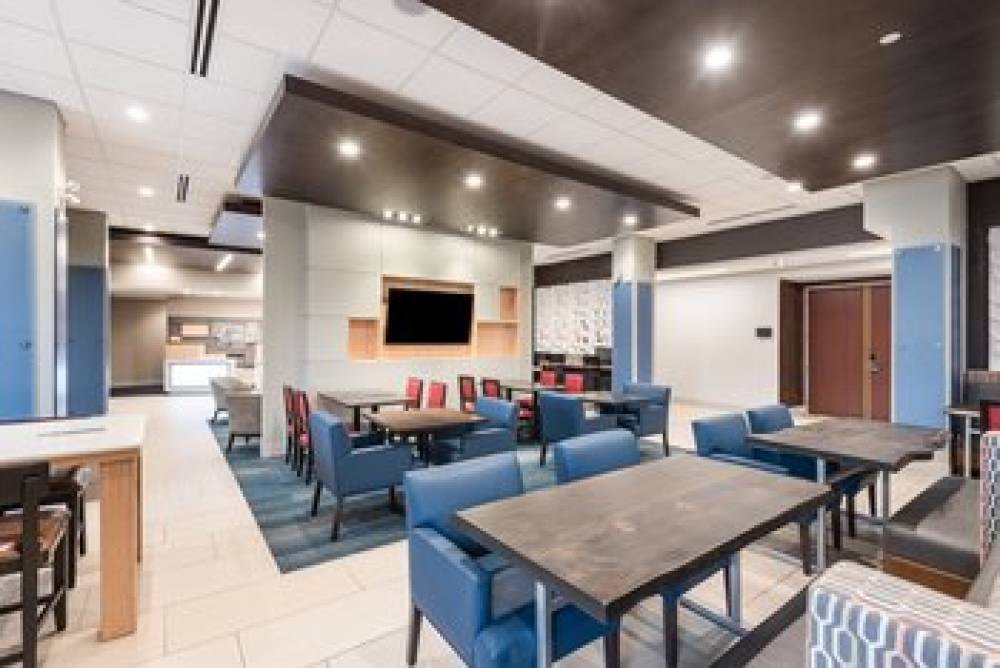 HOLIDAY INN EXP SUITES MILTON 5