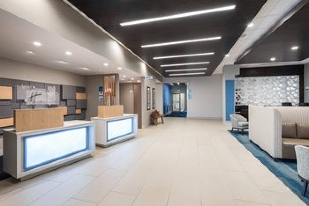 HOLIDAY INN EXP SUITES MILTON 4