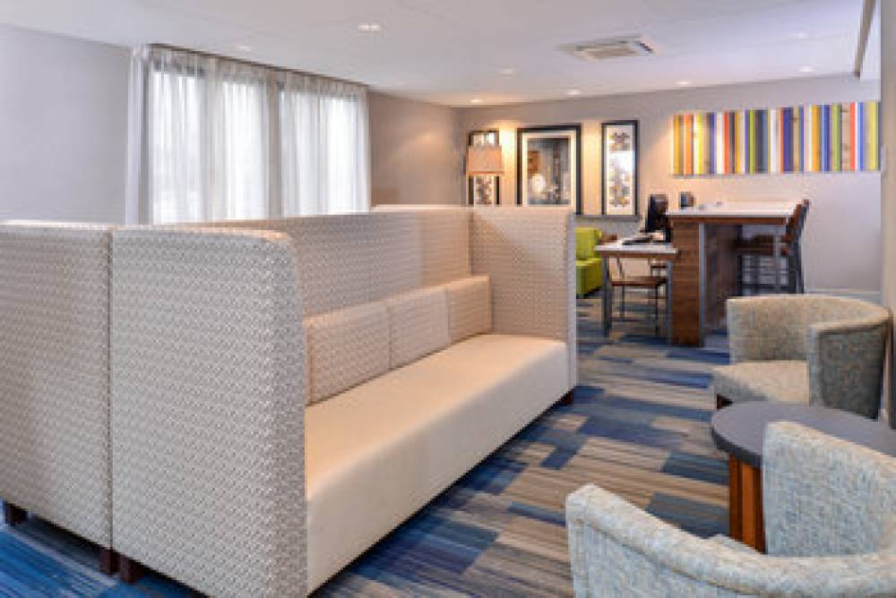 HOLIDAY INN EXP UNIVERSITY AREA 8