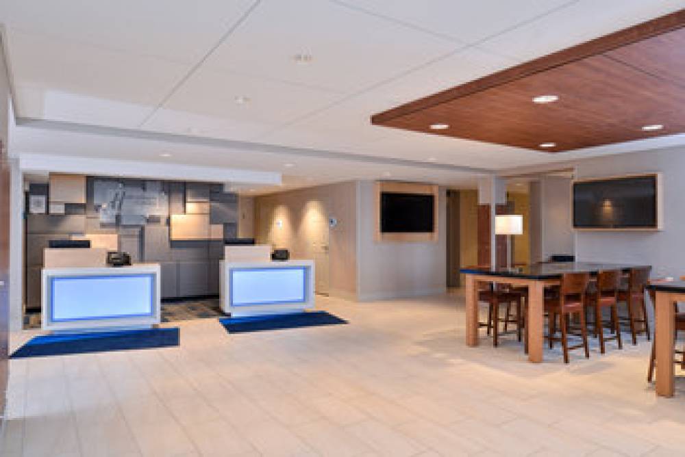 HOLIDAY INN EXP UNIVERSITY AREA 2