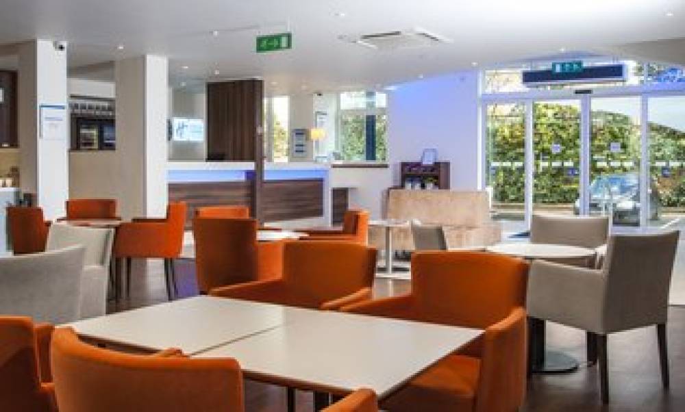 HOLIDAY INN EXP VAUXHALL NINE ELMS 9