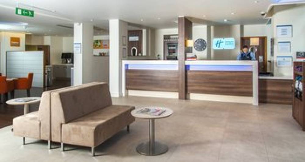 HOLIDAY INN EXP VAUXHALL NINE ELMS 10