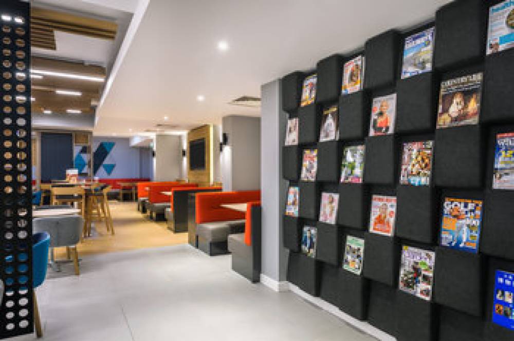 HOLIDAY INN EXP WATFORD JUNCTI 10