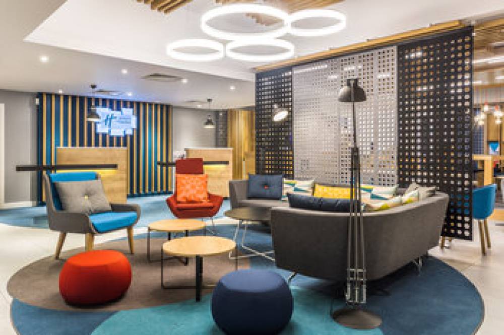 HOLIDAY INN EXP WATFORD JUNCTI 3