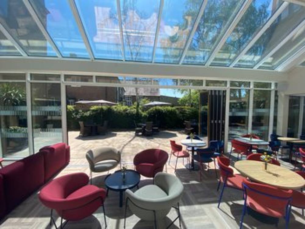 HOLIDAY INN EXP WINDSOR BY IHG 10