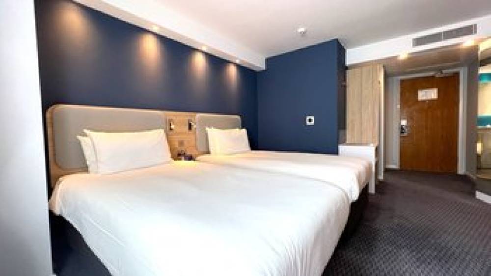 HOLIDAY INN EXP WINDSOR BY IHG 4