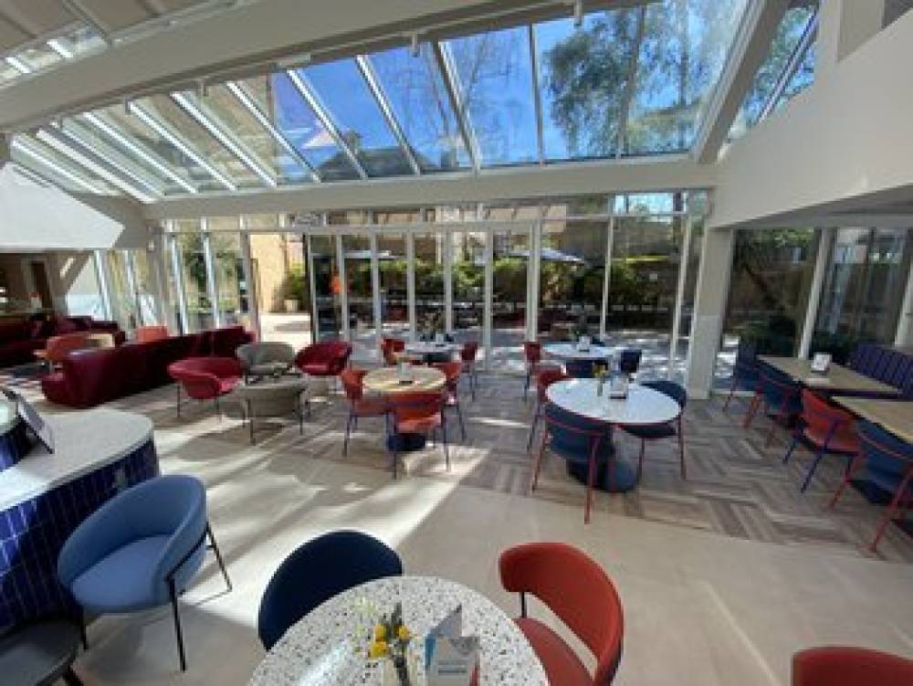 HOLIDAY INN EXP WINDSOR BY IHG 8