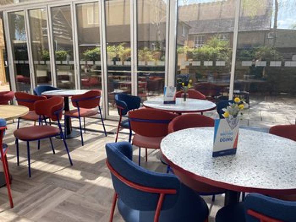 HOLIDAY INN EXP WINDSOR BY IHG 7