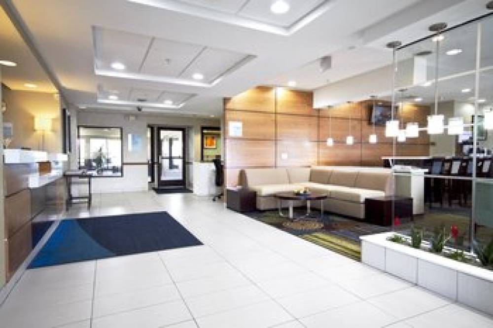 Holiday Inn Express ADRIAN 2