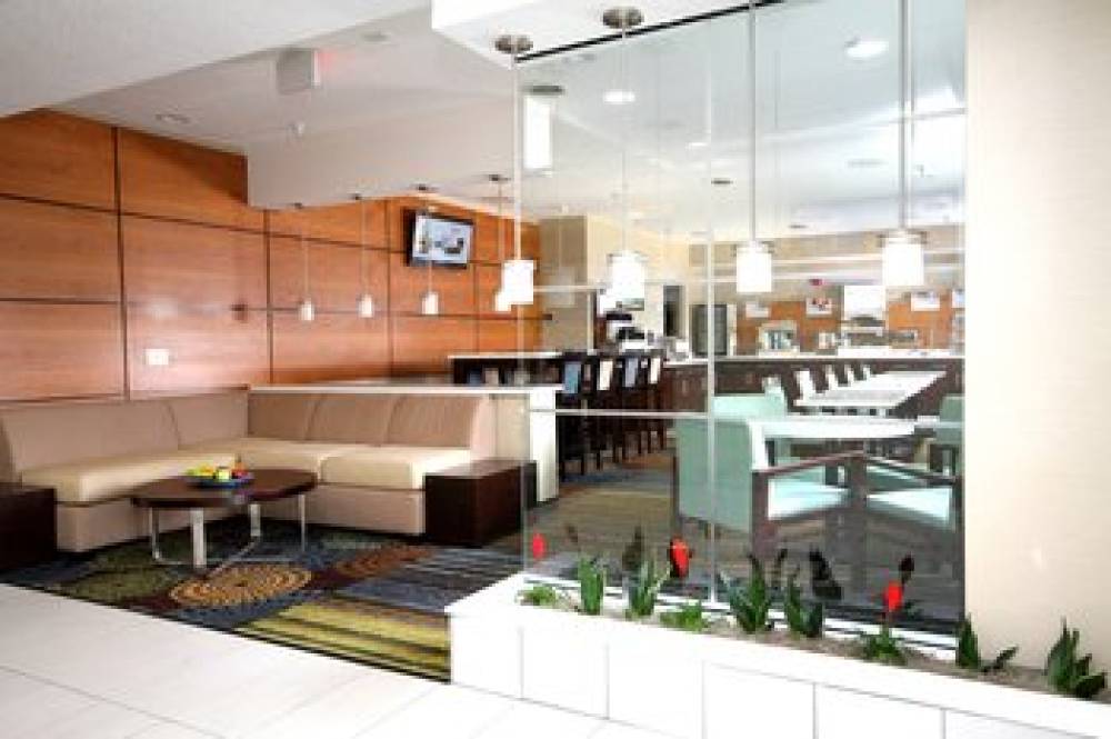 Holiday Inn Express Adrian