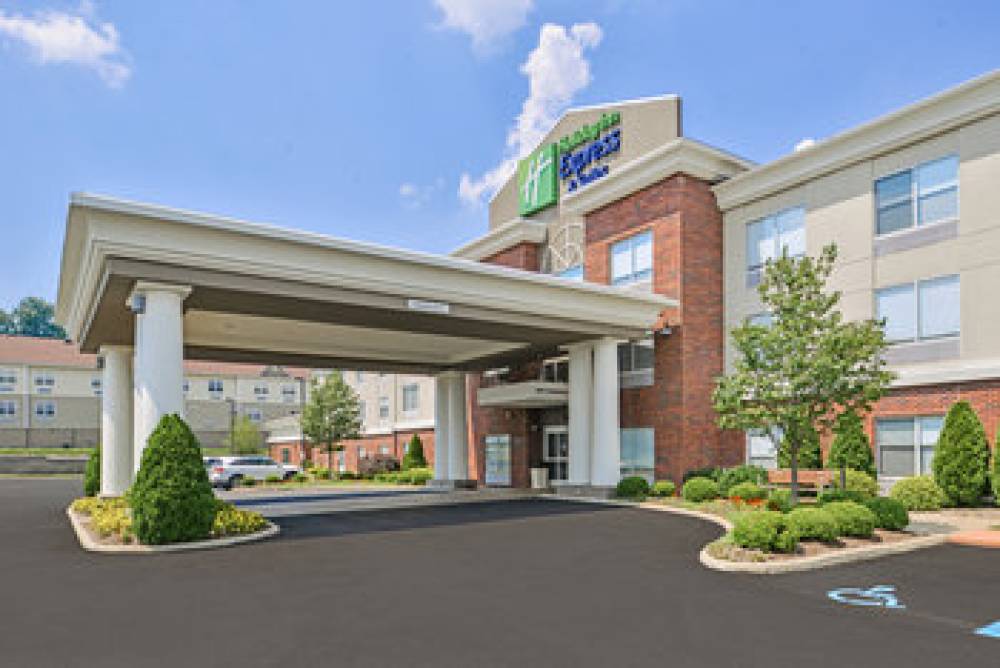 HOLIDAY INN EXPRESS AND SUITES 3
