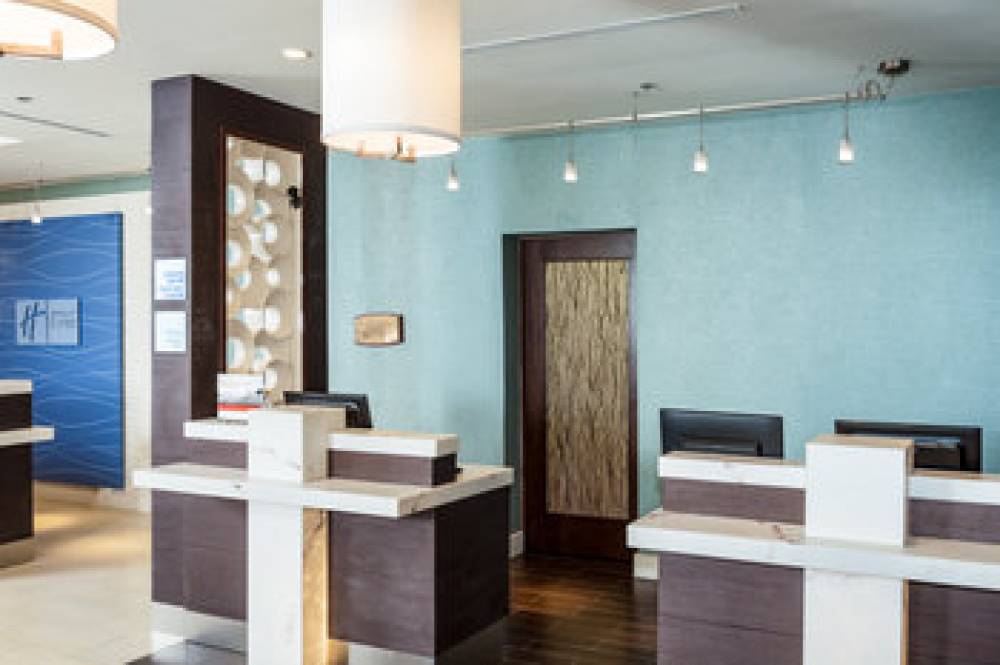 Holiday Inn Express At Monterey Bay