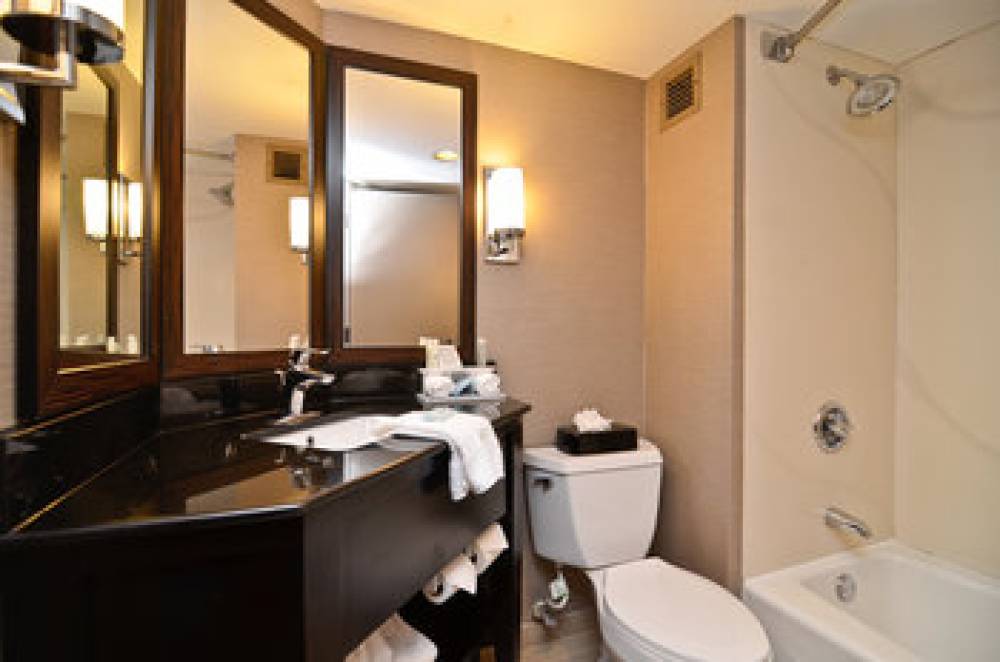 HOLIDAY INN EXPRESS BURLINGTON 10
