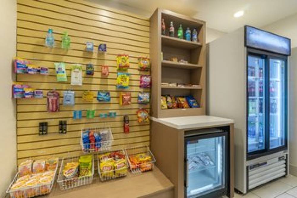 Holiday Inn Express CAPE CORAL-FORT MYERS AREA 5