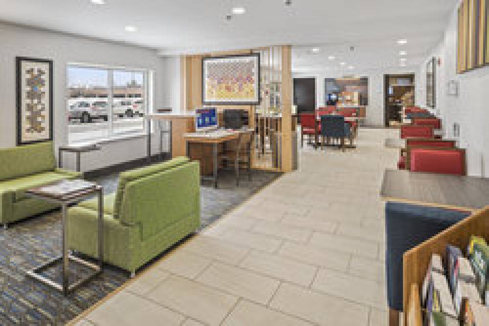 Holiday Inn Express CHICAGO NW-VERNON HILLS 3