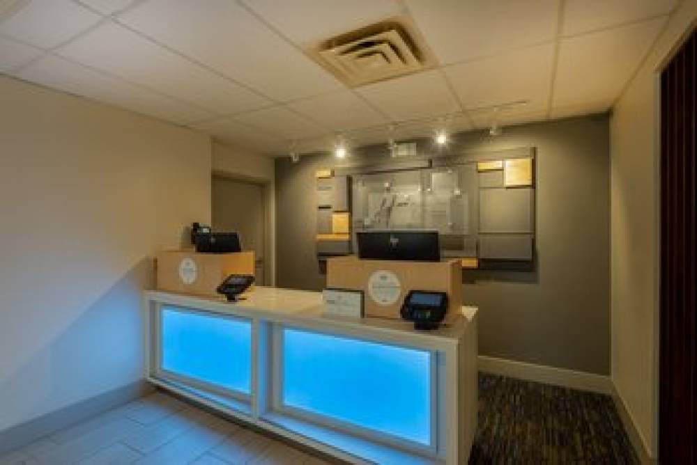 Holiday Inn Express CLEVELAND-VERMILION 10