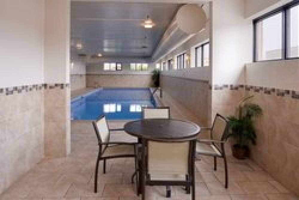 Holiday Inn Express CRESTWOOD 5