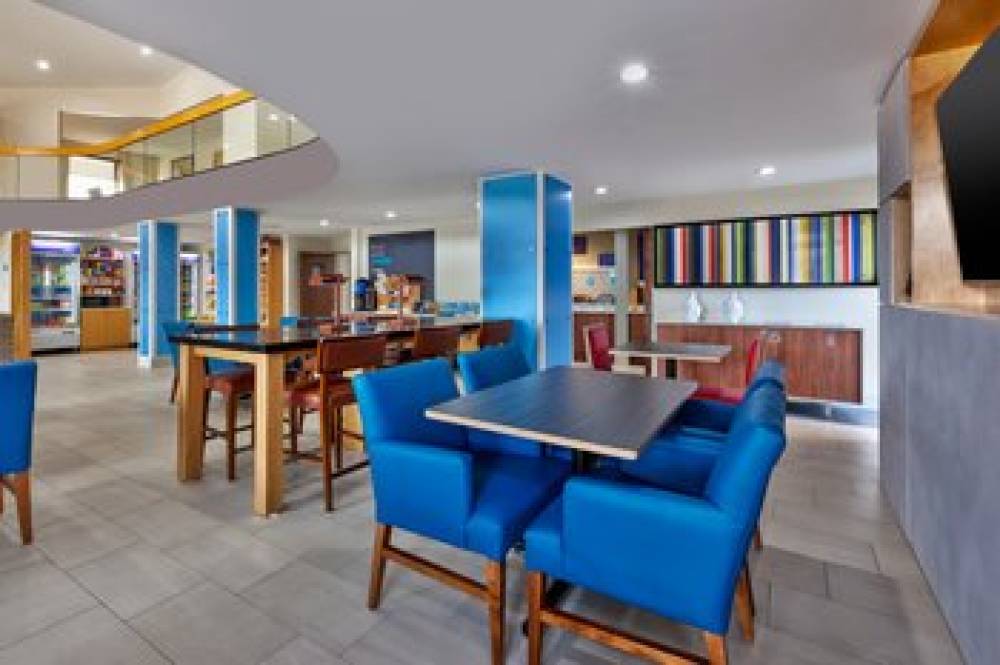 Holiday Inn Express DETROIT-WARREN (GM TECH CTR) 9