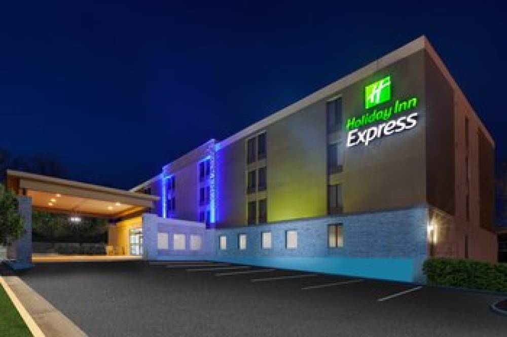Holiday Inn Express Fairfax Arlington Boulevard