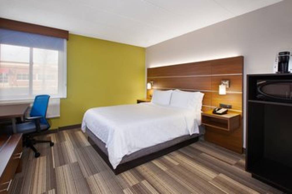 Holiday Inn Express FAIRFAX - ARLINGTON BOULEVARD 8